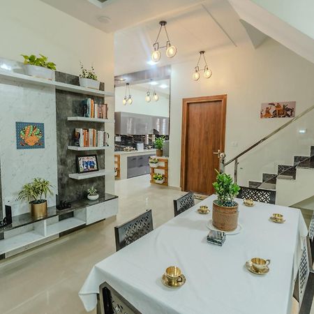 Dhruva - Luxury Villa In Cbd دهرادون المظهر الخارجي الصورة